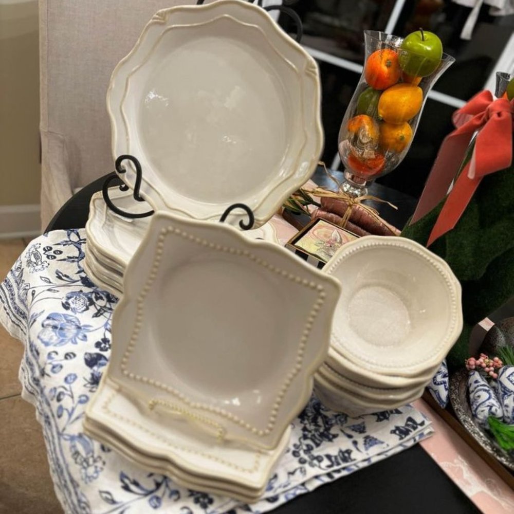 Pavillion by Princess House, retired. Beautiful 14 piece set!